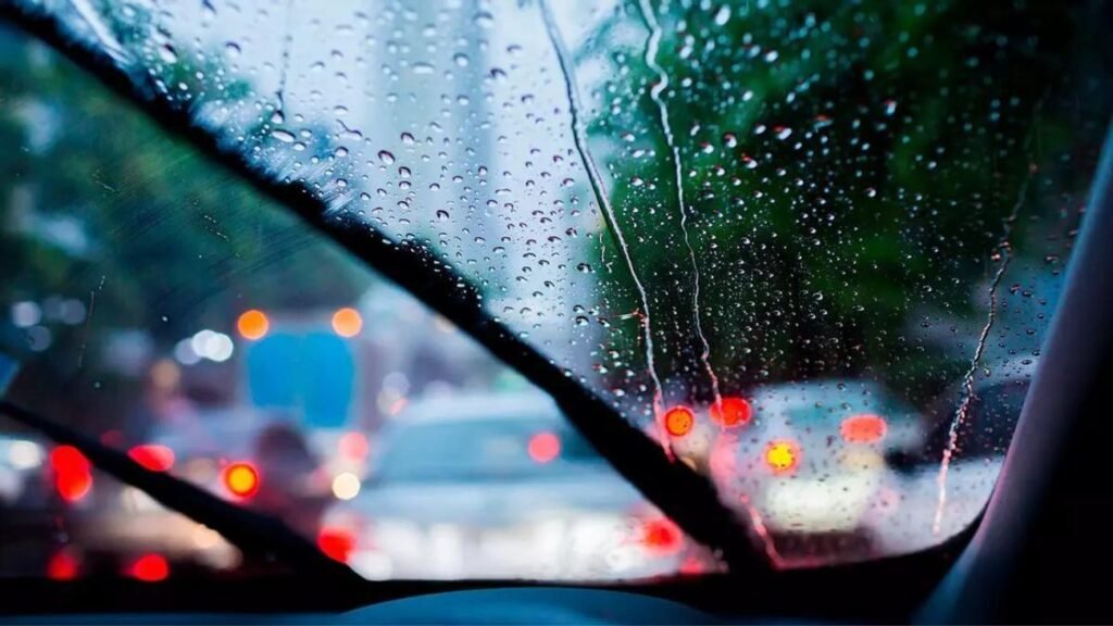 5 modelos de escobillas limpiaparabrisas fiables y duraderas para mejorar la visibilidad en días de lluvia