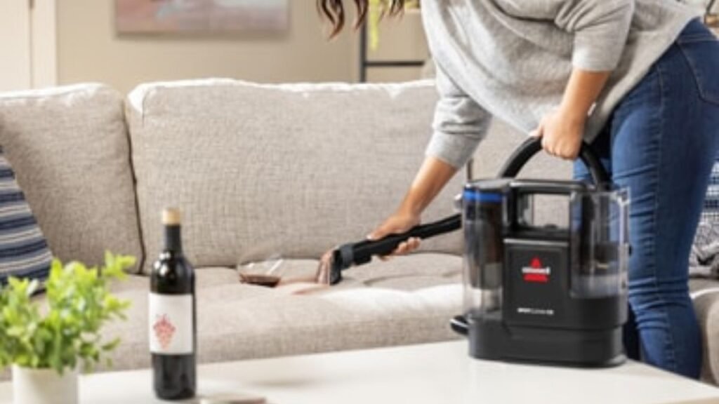 BISSELL SpotClean C5: el limpiador viral en oferta para tapicerías y coche