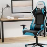Silla gaming Drift azul y negra en escritorio moderno