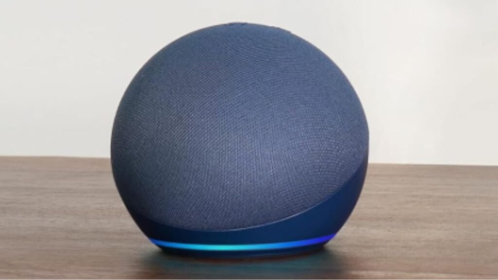 Altavoz inteligente Echo Dot 5ª generación en color azul con luz LED encendida.